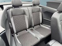 Gebraucht VW T-Roc 150 PS (110 kW) 2025 Grau SUV