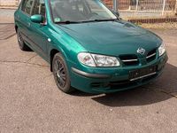 Gebraucht Nissan Almera 90 PS (66 kW) 2001 Grün Kleinwagen