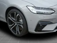 Gebraucht Volvo V90 Plus 197 PS (144 kW) 2023 Silver dawn metallic Kombi