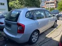 Gebraucht Kia Carens LX 144 PS (105 kW) 2006 Fine silver Van / Kleinbus