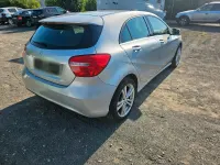 Gebraucht Mercedes A180 109 PS (80 kW) 2014 Weiß Kleinwagen