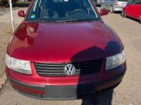 Gebraucht VW Passat 160 PS (117 kW) 1999 Rot Limousine
