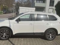 Gebraucht Mitsubishi Outlander Plus 204 PS (150 kW) 2016 Weiß SUV