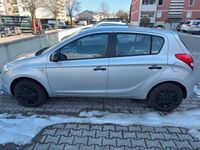 Gebraucht Hyundai i20 75 PS (55 kW) 2010 Silber Kleinwagen