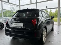 Gebraucht Mini Cooper Favoured 114 kW (156 PS) 2025 Midnight schwarz Kleinwagen