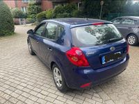 Second-hand Kia Ceed EX 109 CP (80 kW) 2007 Albastru Hatchback