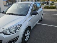 Gebraucht Hyundai i20 85 PS (62 kW) 2014 Silber Kleinwagen