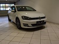 Gebraucht VW Golf VII LOUNGE 125 PS (91 kW) 2015 Weiß Limousine