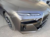 Gebraucht BMW 750e Performance 489 PS (359 kW) 2024 Grau Limousine