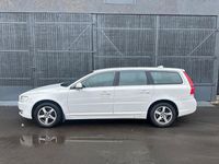 Gebraucht Volvo V70 Standard 120 PS (88 kW) 2016 Ice white Kombi