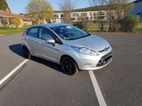 Gebraucht Ford Fiesta 82 PS (60 kW) 2010 Silber Kleinwagen