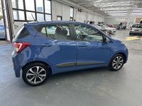 Gebraucht Hyundai i10 Style 67 PS (49 kW) 2015 Silber Kleinwagen