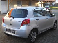 Gebraucht Toyota Yaris Cool 101 PS (74 kW) 2009 Silber Kleinwagen