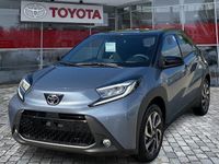 Neu Toyota Aygo X 72 PS (52 kW) 2025 Grau SUV