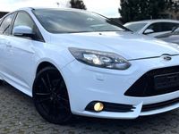 gebraucht Ford Focus Focus2.0 ST NAVI-BI XENON-LEDER-LORDOSE-RECARO-