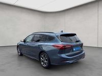 Gebraucht Ford Focus ST-Line X 125 PS (91 kW) 2023 Chroma blau metallic Kombi