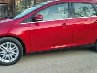 Gebraucht Ford Focus 150 PS (110 kW) 2014 Rot Kombi