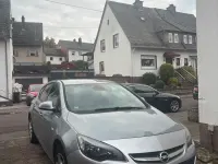 Gebraucht Opel Astra 140 PS (102 kW) 2013 Silber Limousine