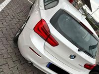 Gebraucht BMW 116 Sport Line 116 PS (85 kW) 2015 Weiß Kleinwagen