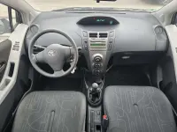 Gebraucht Toyota Yaris Cool 69 PS (50 kW) 2011 Medium silver metallic Kleinwagen