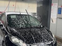 Gebraucht Ford Fiesta 80 PS (58 kW) 2011 Andere farben Kleinwagen