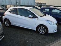 Gebraucht Peugeot 208 Style 92 PS (67 kW) 2013 Weiß Kleinwagen
