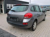 Gebraucht Renault Clio II Dynamique 101 PS (74 kW) 2011 Gold Limousine