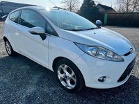 Gebraucht Ford Fiesta 82 PS (60 kW) 2010 Weiß Kleinwagen