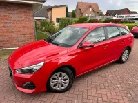 Gebraucht Hyundai i30 120 PS (88 kW) 2020 Rot Kombi