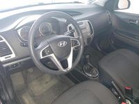 Gebraucht Hyundai i20 77 PS (56 kW) 2012 Schwarz Kleinwagen