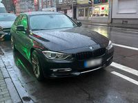 Gebraucht BMW 318 165 PS (121 kW) 2012 Schwarz Limousine