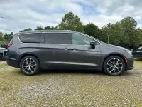 Gebraucht Chrysler Pacifica 291 PS (214 kW) 2021 Grau SUV