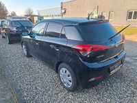 Gebraucht Hyundai i20 Classic 75 PS (55 kW) 2017 Schwarz Limousine