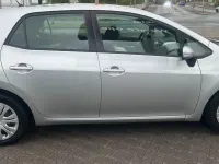 Brugt Toyota Auris 99 HK (72 kW) 2010 Grå Hatchback