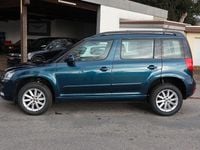 Usado Skoda Yeti 110 HP (80 kW) 2017 Azul SUV