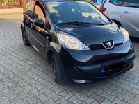 Gebraucht Peugeot 107 68 PS (50 kW) 2008 Schwarz Kleinwagen