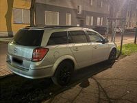 Gebraucht Opel Astra 143 PS (105 kW) 2010 Silber Kombi