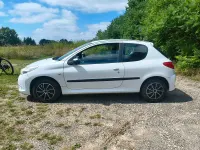Gebraucht Peugeot 206+ 60 PS (44 kW) 2010 Weiß Kleinwagen