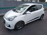 Gebraucht Hyundai i10 Style 87 PS (63 kW) 2016 Weiß Kleinwagen
