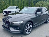 Gebraucht Volvo V60 CC 197 PS (144 kW) 2023 Grau metallic Kombi
