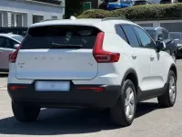Gebraucht Volvo XC40 Momentum 129 PS (94 kW) 2020 Weiß SUV