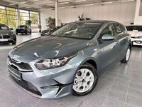 Neu Kia Ceed 140 PS (102 kW) 2025 Yucca steel gray Kleinwagen