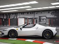 Gebraucht Ferrari 296 829 PS (609 kW) 2024 Weiß Cabrio
