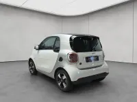 Gebraucht Smart ForTwo Coupé Passion 60 kW (82 PS) 2024 Bodypanels in white Coupé