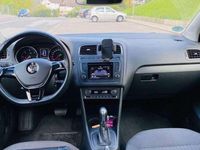 Gebraucht VW Polo Highline 90 PS (66 kW) 2016 Grau Limousine