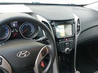 Gebraucht Hyundai i30 Trend 101 PS (74 kW) 2016 Weiß Kombi