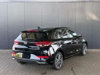 Neu Hyundai i30 Comfort 101 PS (74 kW) 2025 Abyss black Limousine