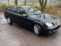 Gebraucht Mercedes 220 150 PS (110 kW) 2005 Blau Kombi