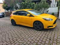 Gebraucht Ford Focus ST 250 PS (183 kW) 2013 Gelb Limousine