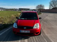 Gebraucht Ford Fiesta 60 PS (44 kW) 2005 Rot Kleinwagen